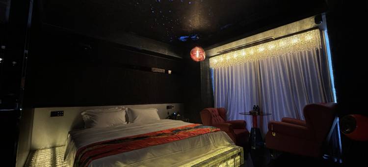 X2定制酒店(乐山高铁站世豪广场店)图片