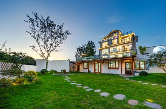 安吉九室一町·野奢景观famliy亲子度假民宿(奇幻嘉乐比店)