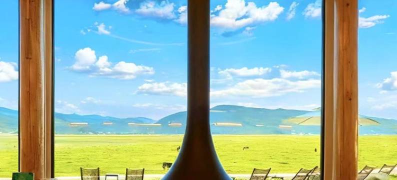 香格里拉·拉菲尔·草原与海·度假庄园 villa(纳帕海景区店)图片