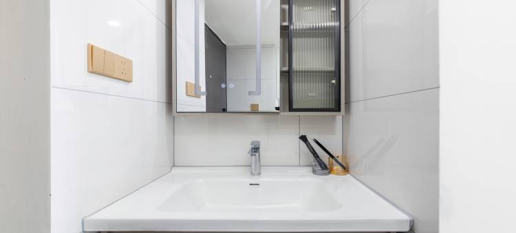 鹿鼎商务loft民宿(江西师范大学瑶湖西地铁站店)图片