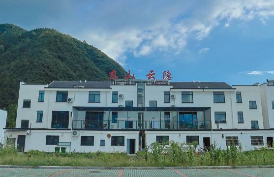 东山云隐·山岚森居度假美宿(谭家桥客运中心店)图片