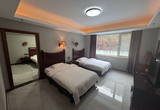 Rongdong HotelHotel Overview