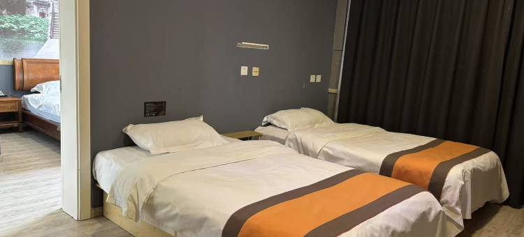 悦为漫酒店(保定高铁站河北大学店)图片