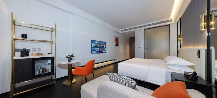 陇川黑金琉璃酒店图片