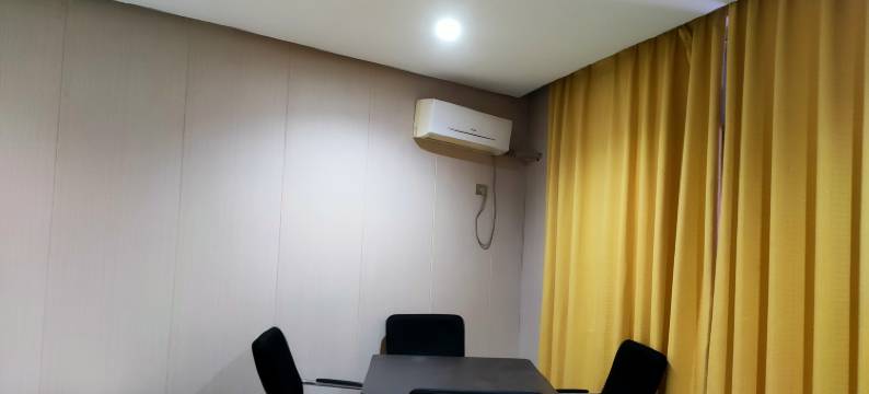 旬阳糖果酒店图片