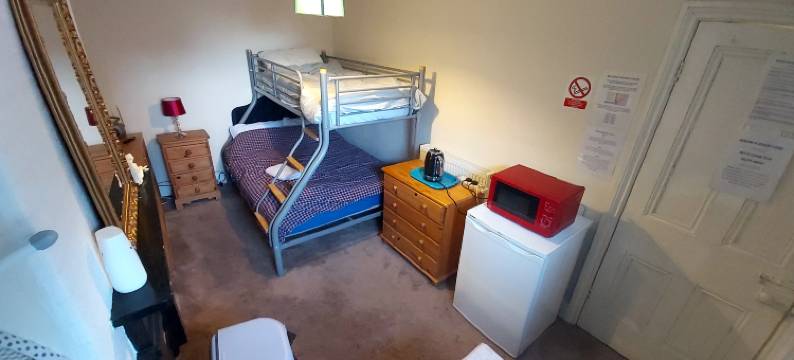 Phoenix Nights Guest House图片