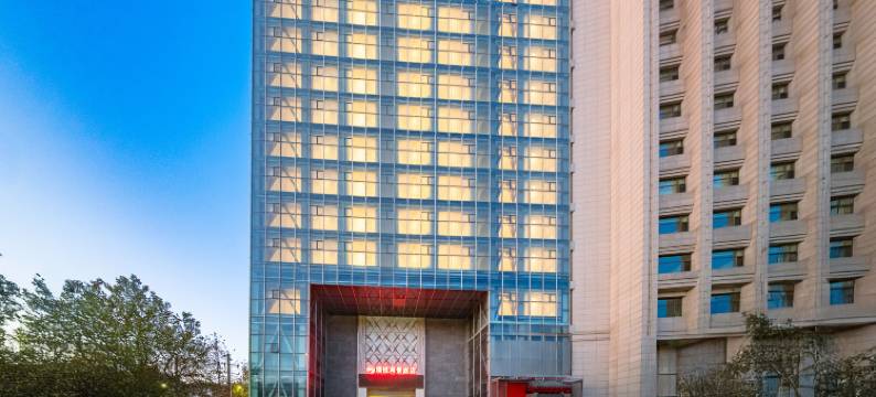 璞悦河景酒店(兰州中心七里河地铁站店)图片