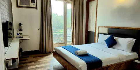 Premium Nest,高爾夫球場路