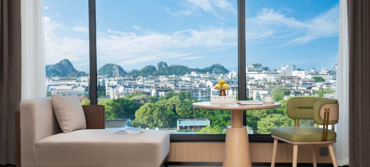 丽呈潮控酒店(桂林象鼻山景区两江四湖店)图片