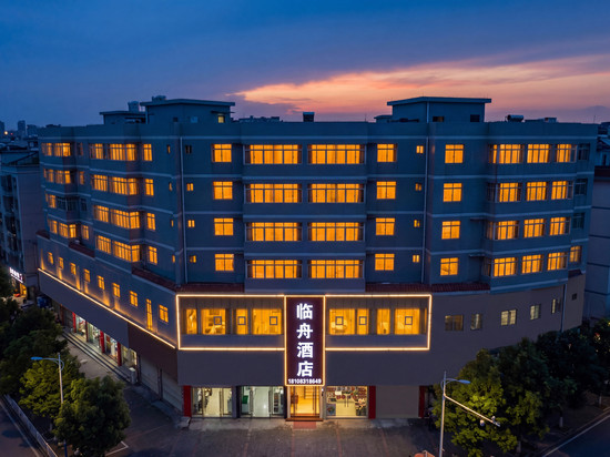 临舟酒店(开州区政府西街初级中学店)