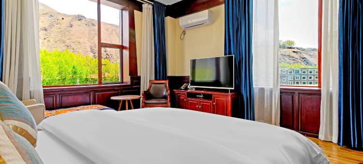 康定藏地祥雪酒店图片