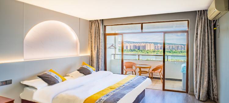 Q加·西双版纳雨林澜山望江度假酒店(告庄星光夜市店)图片