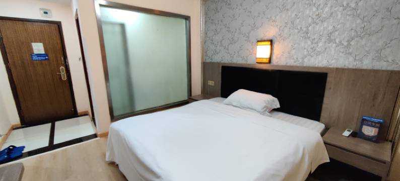 君逸商务酒店(赣州江南宋城巨亿万达广场店)图片