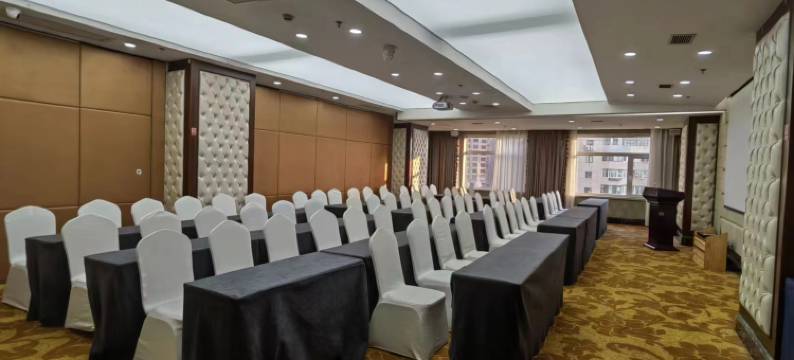 大连日月潭大酒店(大连火车站店)图片