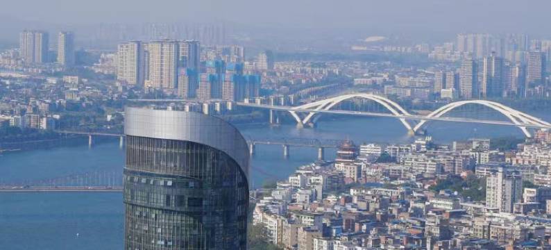 颐湾酒店(柳州银泰城店)图片