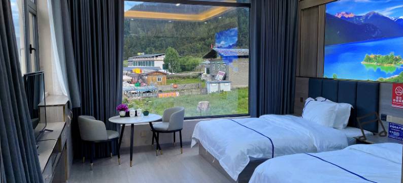 鲁朗南峰精品酒店图片