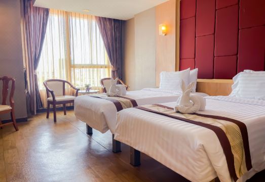 Eastern Grand Palace Hotel Overview