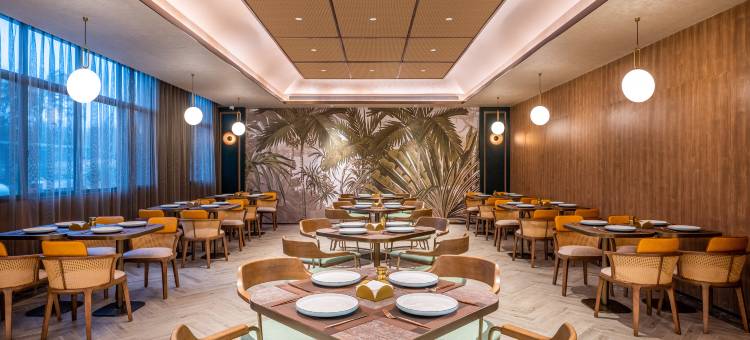 云水际·未来酒店(萨嘎店)图片