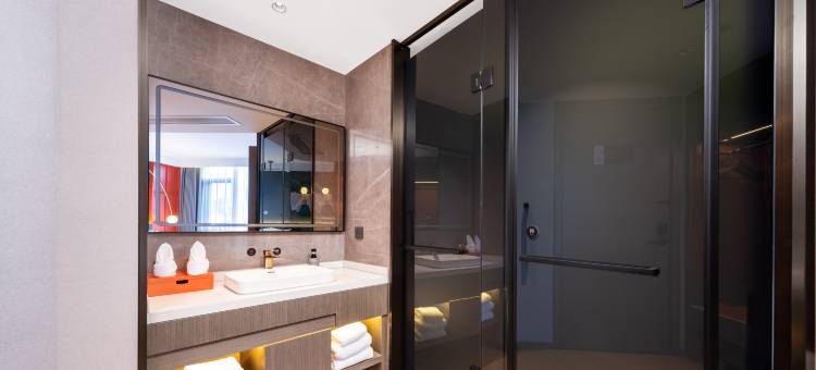 CEO·向岸酒店(金华大堰河街轻轨站万达广场店)图片