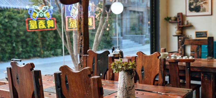 开封清明上河园湖居酒店(万岁山武侠城店)图片