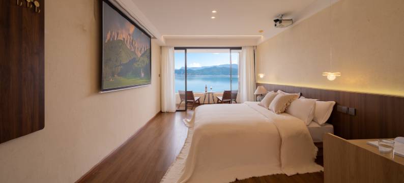 悠游阳光精品酒店(泸沽湖大落水店)图片