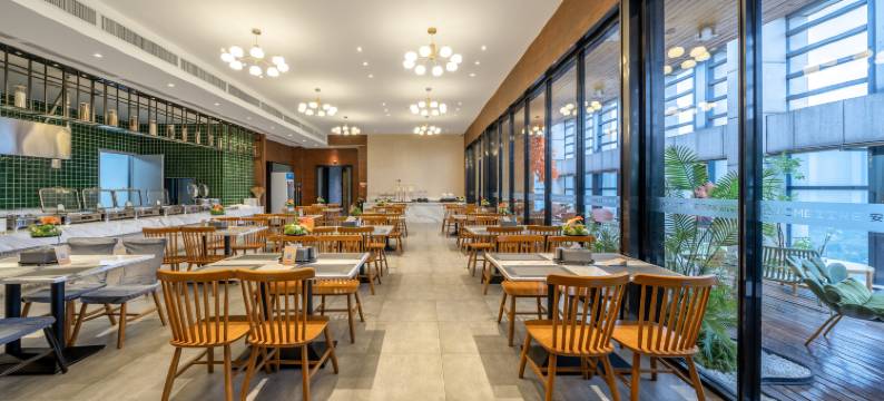 安达曼星元酒店(柳州窑埠古镇城万象城店)图片