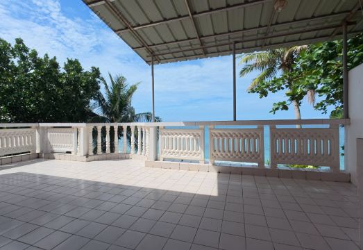 FreeDive Inn Hotel Overview