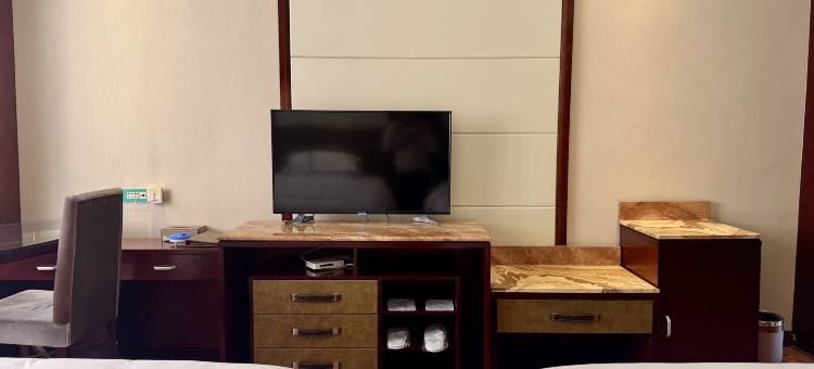 迭部藏巴拉大酒店(迭部县电尕中心广场店)图片