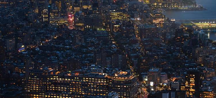 泊雲漫居·高空城景|SeaView云端酒店(深圳水贝国际黄金珠宝城店)图片