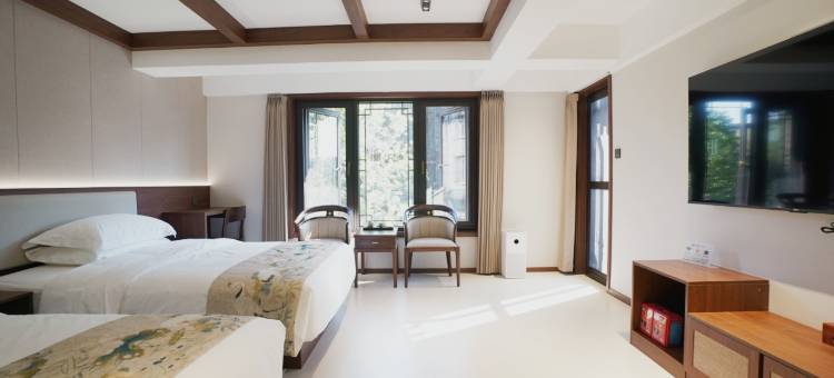 清明上河园西园叁號民宿(万岁山武侠城店)图片