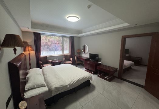 Rongdong HotelHotel Overview