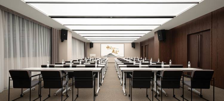 郑州经开区第二大街亚朵酒店图片