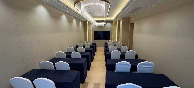 伊宁市政府伊犁河丽呈华廷酒店图片