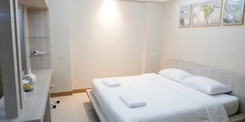 白色旅舍酒店