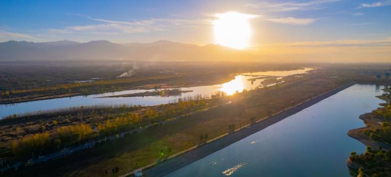 棠樾湖畔酒店(咸阳杨凌南站店)图片