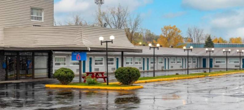 安大略康沃尔6号汽车旅馆(Motel 6 Cornwall, ON)图片