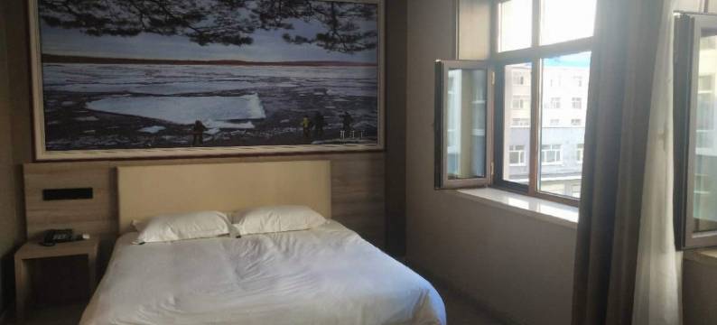 呼玛金色港湾假日酒店图片