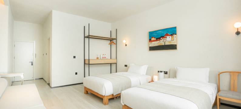 可可托海查理雪屋图片