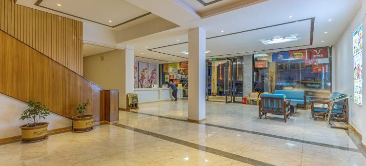 八宿云蔓酒店(多拉神山店)图片