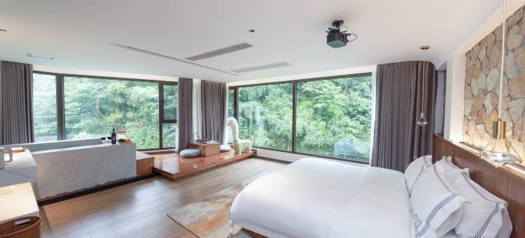 青城后山近水沐阳私汤民宿(泰安古镇店)图片