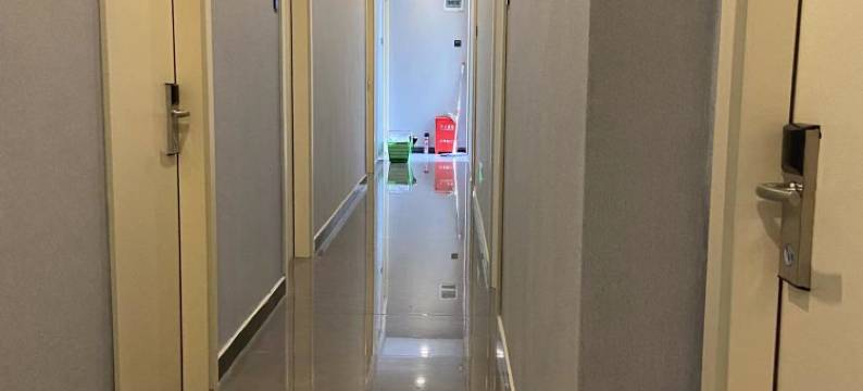 茸华宾馆(上海松江体育中心地铁站店)图片