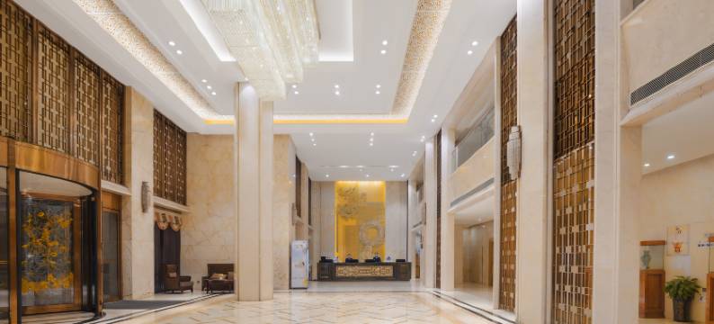 明发新河湾酒店(南京南站明发广场地铁站店)图片