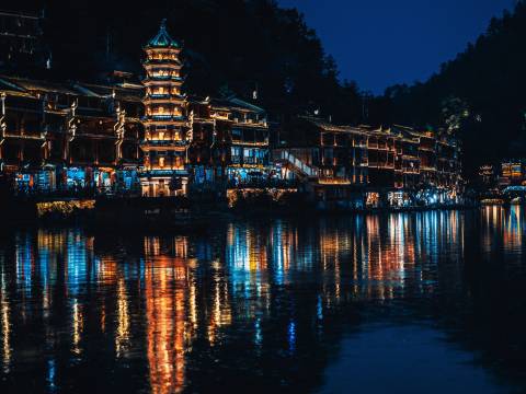 予江月·凤凰自然美学Designer观沱江江景美宿(凤凰古城沱江店)图片
