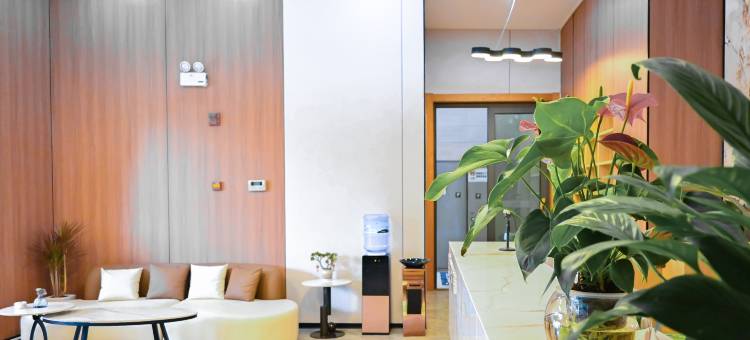 艺龙瑞云酒店(大理祥云祥城钟鼓楼店)图片