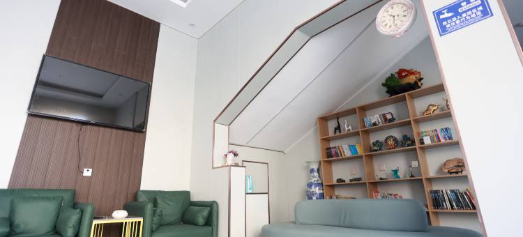 希尔曼精品酒店(威海站)图片