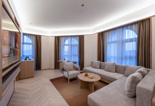 Crystal Orange Dalian Huanan Square Hotel Overview