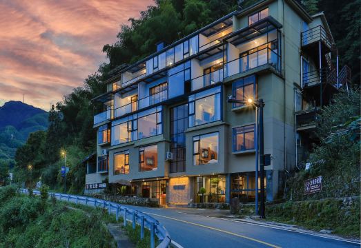 云和牧云居酒店