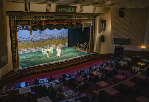 Qianmen Jianguo HotelHotel Overview