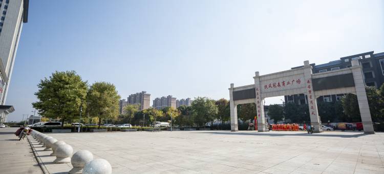 雷派电竞主题酒店(扶风店)图片