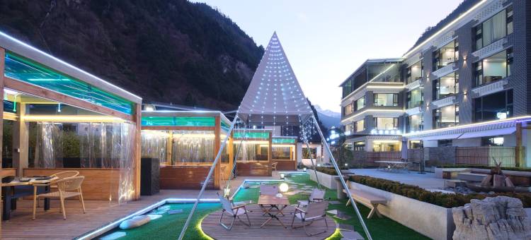 清河瑞锦温泉度假酒店(理县毕棚沟景区理小路店)图片